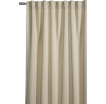 Záclona se stahovací páskou zavěšená na záclonové tyči