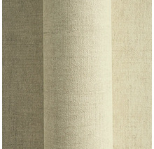 Detailní pohled na srolovaný koberec