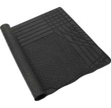 Černá gumová rohož se stočeným koncem a strukturovaným designem