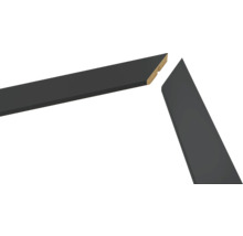 Dva černé obrazové rámy s pokosovou hranou