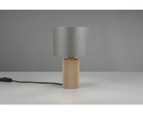 Stolní lampa se stínidlem a dřevěnou základnou