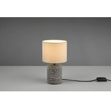 Stolní lampa s textilním stínidlem a pletenou základnou