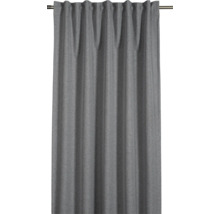 Šedý závěs se skrytou páskou na závěsové tyči