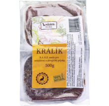 Balení mraženého krmiva pro psy s králičím masem