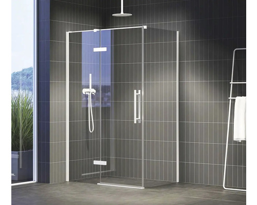 Rohová sprcha se skleněnými stěnami a baterií v koupelně