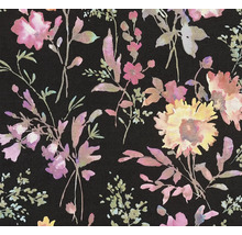 Textilie s květinovým vzorem na tmavém pozadí