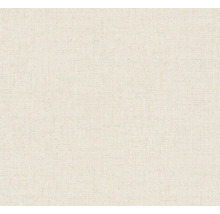 Detailní pohled na tapetu s jemnou texturou.