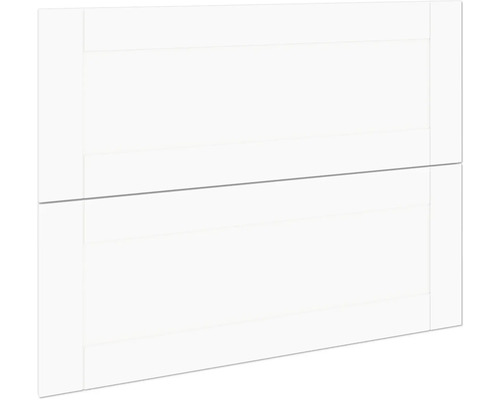 Detailní záběr bílé nábytkové čelní strany s úchytkou