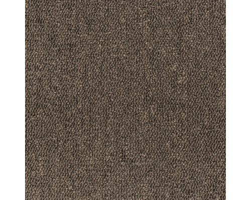 Detailní záběr hnědého koberce