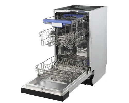 Myčka s otevřenými dveřmi a vytaženými koši