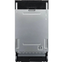 Pohled zezadu na myčku s přípojkami pro vodu a elektřinu