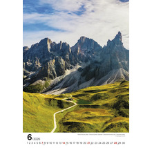List kalendáře červen 2026 s krajinou Dolomit v Itálii.