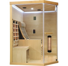 Vnitřní sauna s dřevěnými lavicemi a infračervenými zářiči
