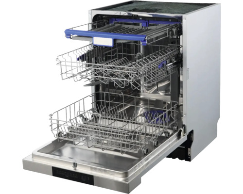 Otevřená myčka s několika policemi