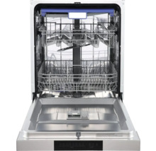 Otevřená myčka nádobí s koši na nádobí