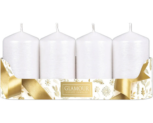 Svíčky adventní škrábané Taurus metalické bílé 4 ks Čtyři bílé sloupové svíčky v ozdobném balení