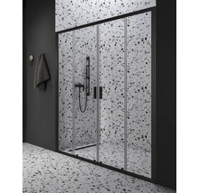 Sprchový kout s černým rámem v koupelně s teracovou dlažbou