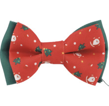 Červená mašle se vzorem Santa Clause a vánočního stromku