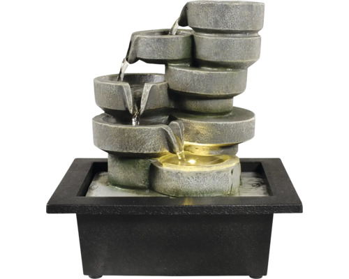 Fontána kaskáda na podstavci polyresinová 22 x 17 x 28 cm s podsvícením Dekorativní interiérová fontána s pěti úrovněmi a osvětlením