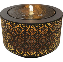 Dekorativní pokojová fontána s květinovým vzorem a vodní hrou