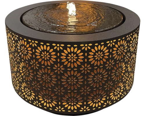 Dekorativní pokojová fontána s květinovým vzorem a vodní hrou