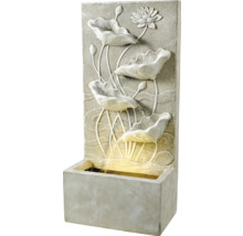 Lotosová fontána s kaskádovým tokem vody