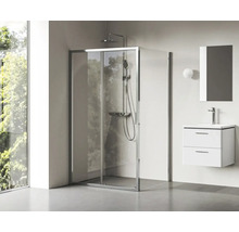 Moderní koupelna se sprchovým koutem, umyvadlem a zrcadlem