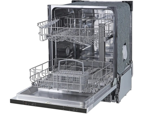 Otevřená myčka s koši na nádobí