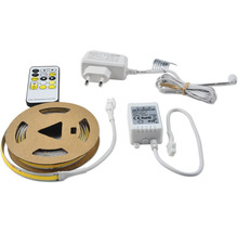 LED pásek s dálkovým ovládáním, napájecím zdrojem a řízením
