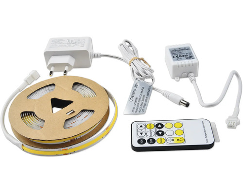 LED pásek na cívce s napájecím zdrojem, řídicí jednotkou a dálkovým ovládáním