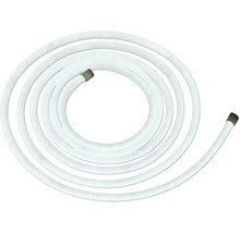 Bílá vodní hadice stočená