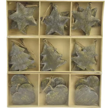 Dekorativní dřevěné figurky ve tvaru hvězdy, stromu a srdce na vánoční období