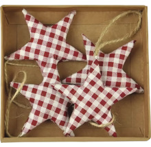 Dekorativní hvězdy s kostkovaným vzorem a šňůrkou k zavěšení v krabici.