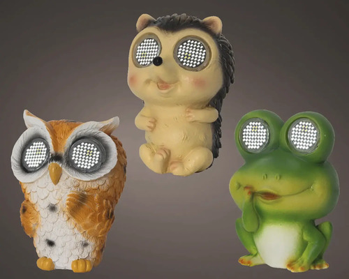 Dekorativní solární lampy ve tvaru sovy, ježka a žáby pro venkovní použití.