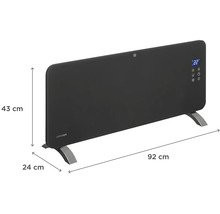 Černý konvekční ohřívač o rozměrech 43 cm na výšku, 92 cm na délku a 24 cm do hloubky