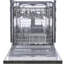 Otevřená myčka s koši na nádobí