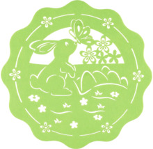 Dekorace s motivem králíka, motýla a květin