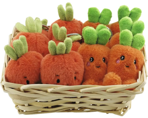 Přívěsek na klíče mrkev plyšová 8 x 6 x 3 cm Košík plný plyšových přívěsků ve tvaru mrkve