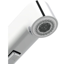 Sprchová hlavice pro kuchyňskou baterii s regulátorem proudu