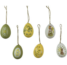 Dekorativní velikonoční vajíčka s různými motivy a závěsy