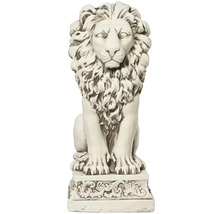 Lví socha jako zahradní dekorace