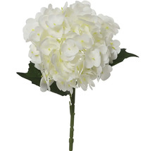 Umělá bílá hortenzie s stonkem a zelenými listy.