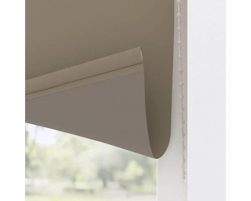 Roleta s řetízkem pro dekoraci oken a regulaci světla