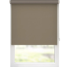 Okno se staženou roletou