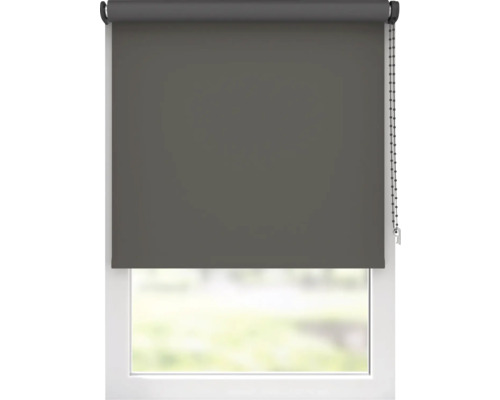 Okno s zatemňovací roletou