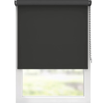 Neprůhledná roleta na okně s řetízkovým ovládáním