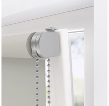 Detailní pohled na roletu s řetízkovým ovládáním pro dekoraci oken