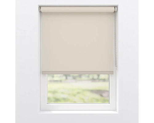 Roleta na okně pro regulaci světla