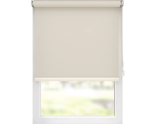 Roleta na okně pro regulaci světla