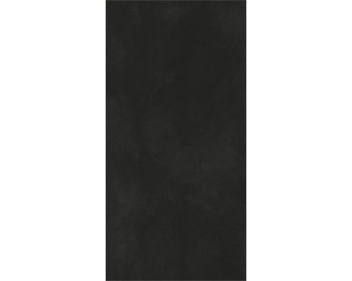 Tmavá podlahová dlaždice s matným povrchem